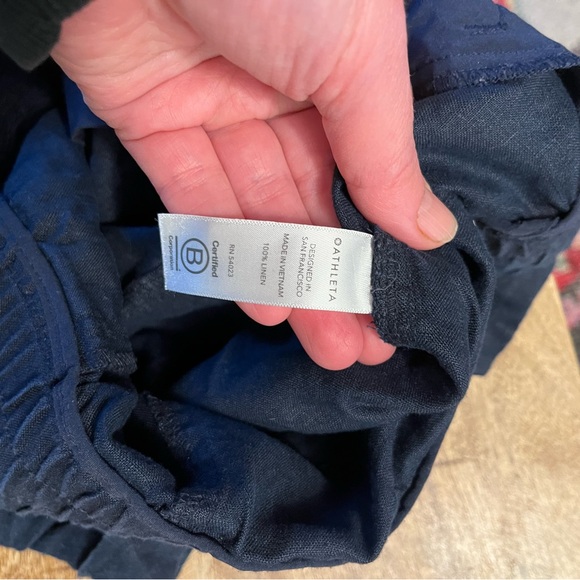 Athleta 100% linen shorts - Picture 4 of 4